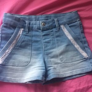 Denim high-wasted shorts